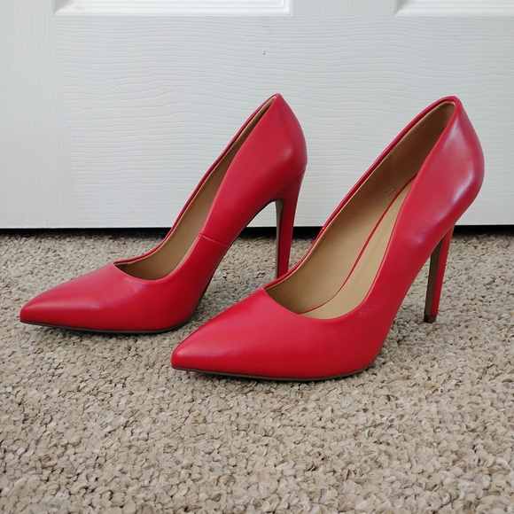 Elegant Red Women's Heels - Picture 2 of 4
